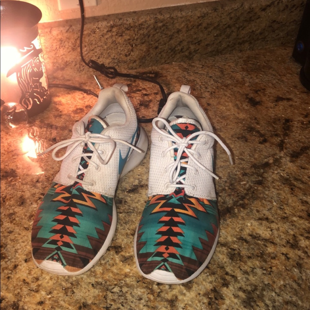 Custom nikes tennis shoes